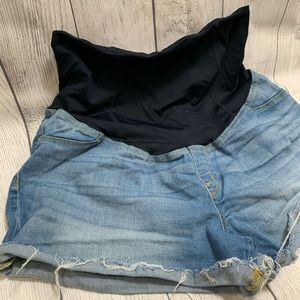 Isabel Maternity by Ingrid and Isabel Jean  Maternity Shorts Midi Size 12